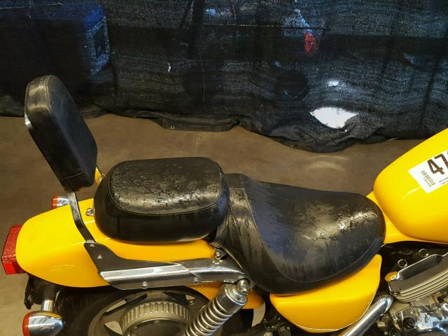 JH2RC4306TM200886 - 1996 HONDA VF750 C YELLOW photo 6