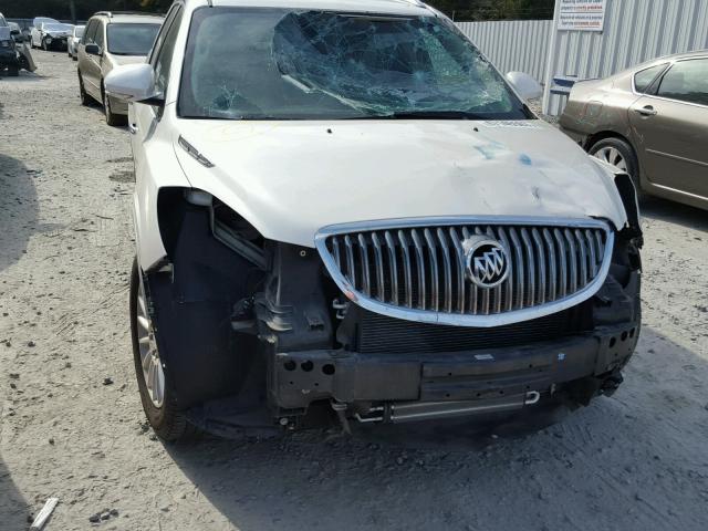 5GAER23D39J186292 - 2009 BUICK ENCLAVE CX WHITE photo 9