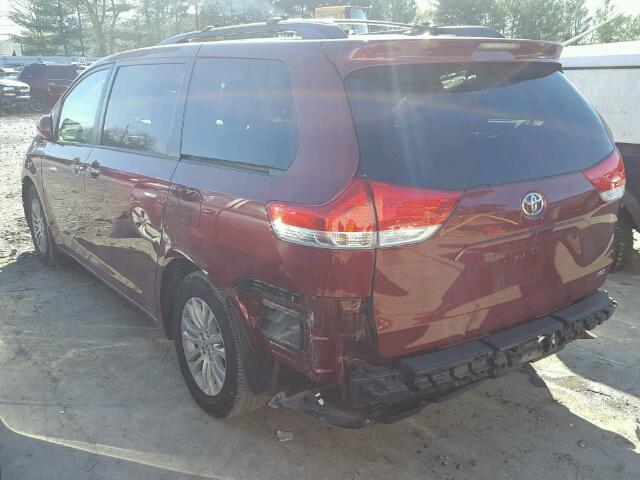 5TDYK3DC1DS346810 - 2013 TOYOTA SIENNA XLE RED photo 3