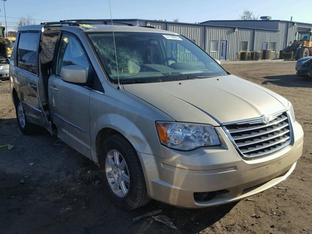 2A4RR5D16AR365510 - 2010 CHRYSLER TOWN & COU BEIGE photo 1