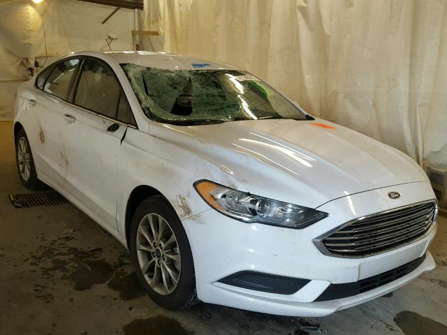 3FA6P0H7XHR193105 - 2017 FORD FUSION SE WHITE photo 1