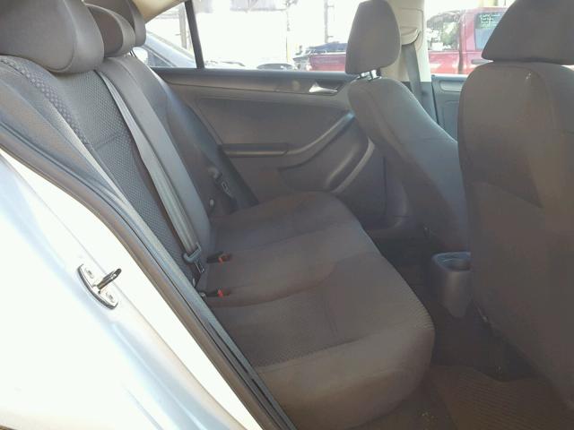 3VW1K7AJ2DM201803 - 2013 VOLKSWAGEN JETTA BASE SILVER photo 6