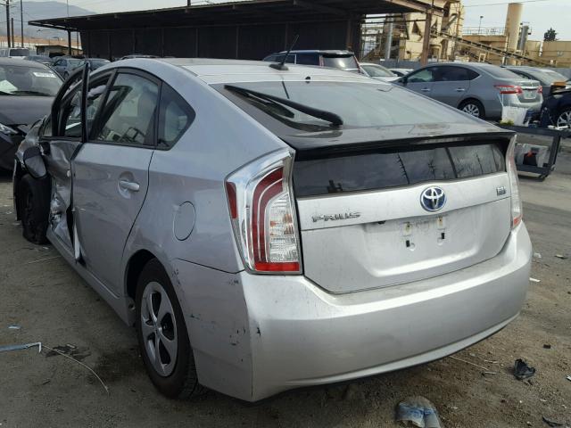 JTDKN3DU1F0430329 - 2015 TOYOTA PRIUS SILVER photo 3