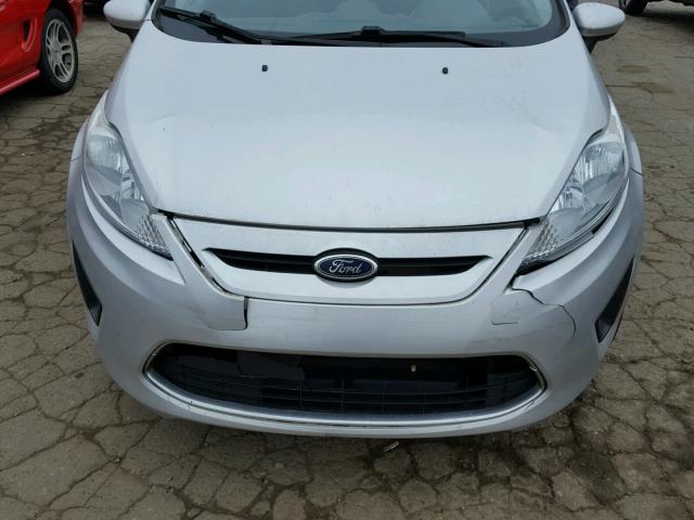 3FADP4EJ6CM182672 - 2012 FORD FIESTA SE SILVER photo 7