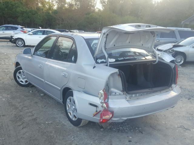 KMHCG45C25U675136 - 2005 HYUNDAI ACCENT GL SILVER photo 3