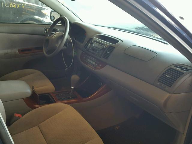 4T1BE32K42U532725 - 2002 TOYOTA CAMRY LE ლურჯი ფოტო 5