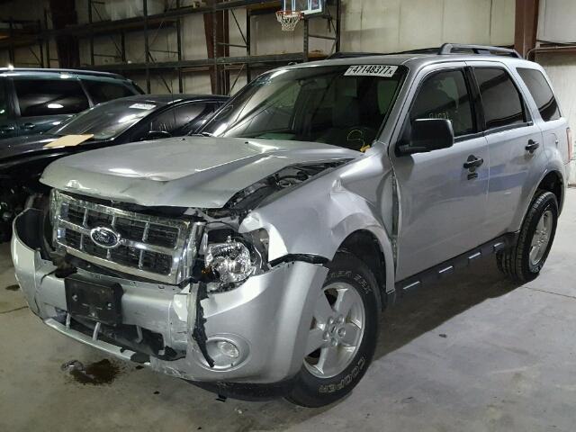 1FMCU93G99KC47092 - 2009 FORD ESCAPE XLT SILVER photo 2