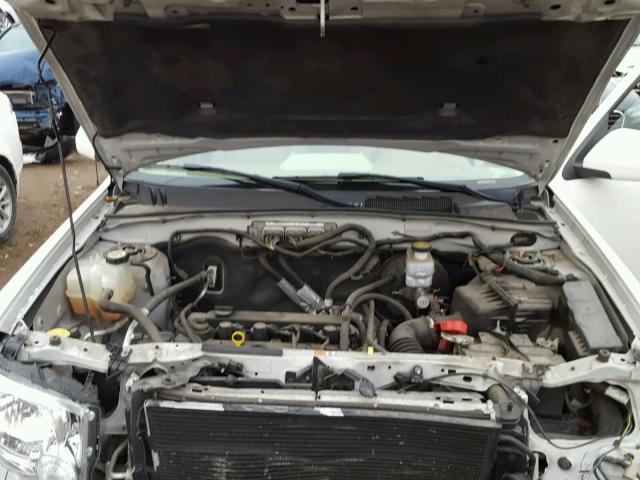 1FMCU0E7XBKB00178 - 2011 FORD ESCAPE LIM WHITE photo 7