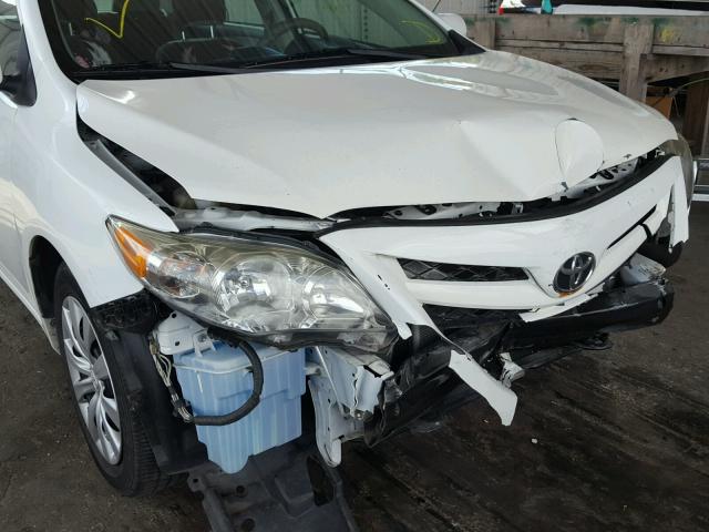 2T1BU4EE0CC855039 - 2012 TOYOTA COROLLA BA WHITE photo 9