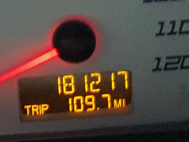 1G8AM12FX4Z179644 - 2004 SATURN ION LEVEL BLUE photo 8