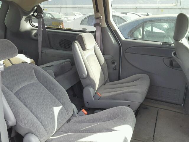 2C8GP44R15R277908 - 2005 CHRYSLER TOWN & COU BLUE photo 6