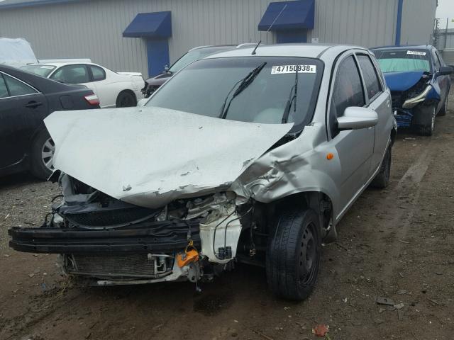 KL1TD62674B142109 - 2004 CHEVROLET AVEO SILVER photo 2