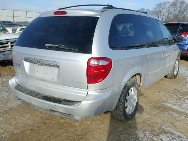 2A4GP54LX6R889913 - 2006 CHRYSLER TOWN & COU SILVER photo 4