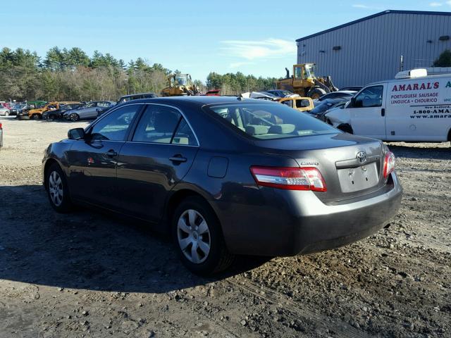 4T1BF3EK7BU138399 - 2011 TOYOTA CAMRY BASE GRAY photo 3