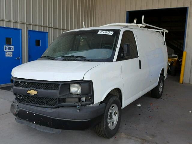 1GCWGAFF1G1198308 - 2016 CHEVROLET EXPRESS G2 WHITE photo 2