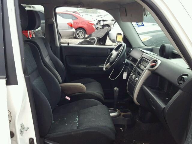 JTLKT324664069587 - 2006 TOYOTA SCION XB Ақ фото 5