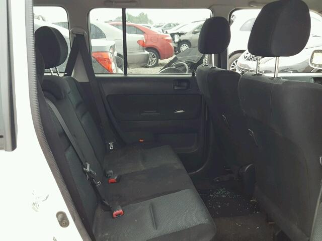JTLKT324664069587 - 2006 TOYOTA SCION XB Ақ фото 6