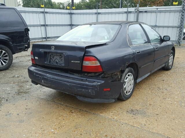 1HGCD5636RA125738 - 1994 HONDA ACCORD LX BLACK photo 4