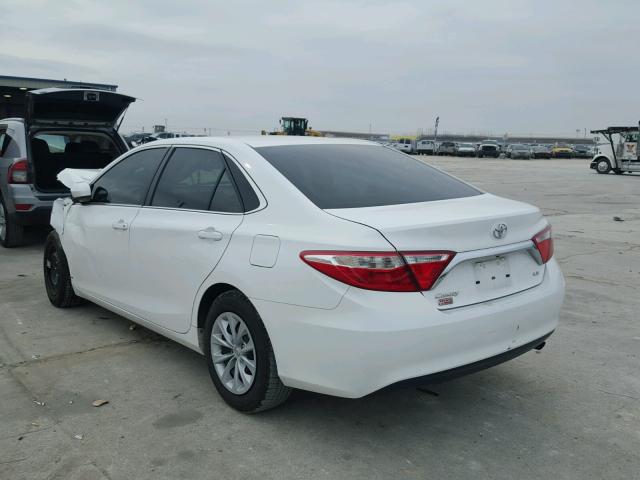 4T4BF1FK1FR491333 - 2015 TOYOTA CAMRY LE WHITE photo 3