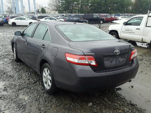 4T4BF3EK7BR197541 - 2011 TOYOTA CAMRY BASE GRAY photo 3