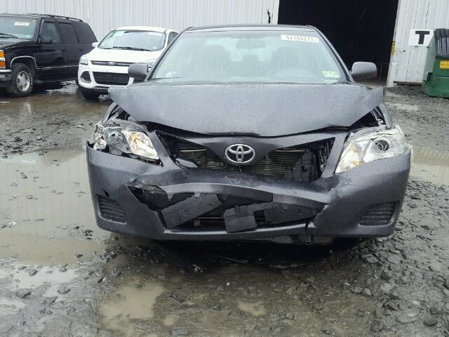 4T4BF3EK7BR197541 - 2011 TOYOTA CAMRY BASE GRAY photo 9