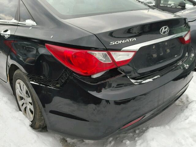 5NPEB4AC2DH685563 - 2013 HYUNDAI SONATA GLS BLACK photo 9