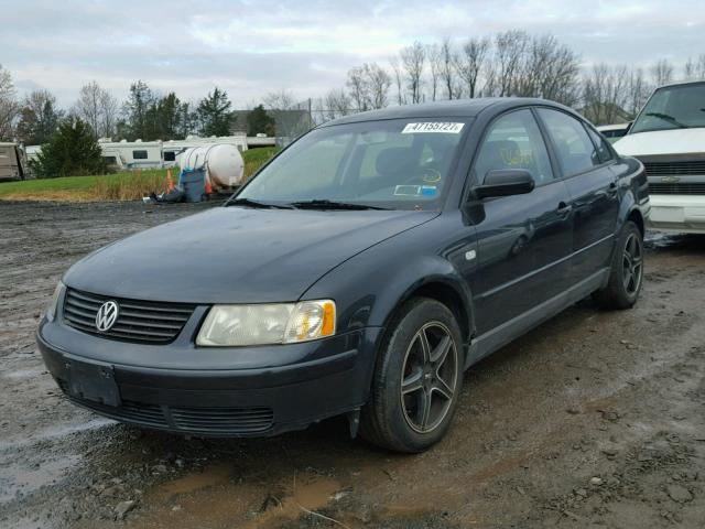 WVWMA23B3YP368201 - 2000 VOLKSWAGEN PASSAT GLS BLACK photo 2