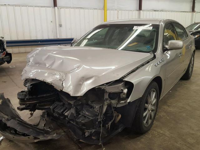 1G4HE57Y08U102167 - 2008 BUICK LUCERNE CX SILVER photo 2