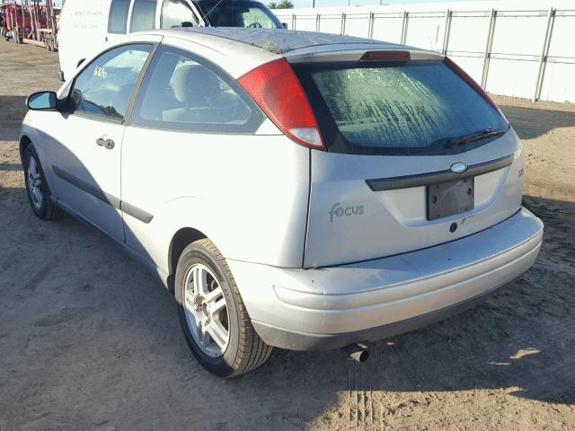 3FAFP3130YR156704 - 2000 FORD FOCUS ZX3 SILVER photo 3