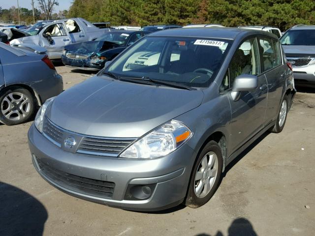 3N1BC13E97L358372 - 2007 NISSAN VERSA S GRAY photo 2