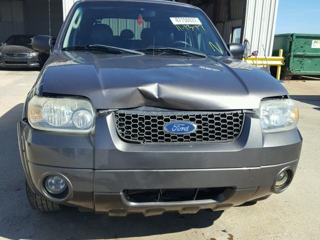 1FMYU941X5KA56534 - 2005 FORD ESCAPE LIM GRAY photo 9