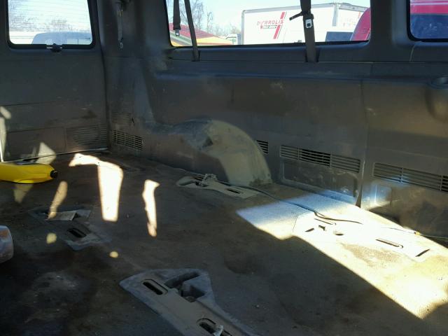 1GAHG39UX51254962 - 2005 CHEVROLET EXPRESS G3 WHITE photo 6