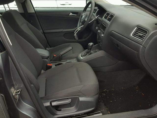 3VW2K7AJ3DM295971 - 2013 VOLKSWAGEN JETTA BASE GRAY photo 5