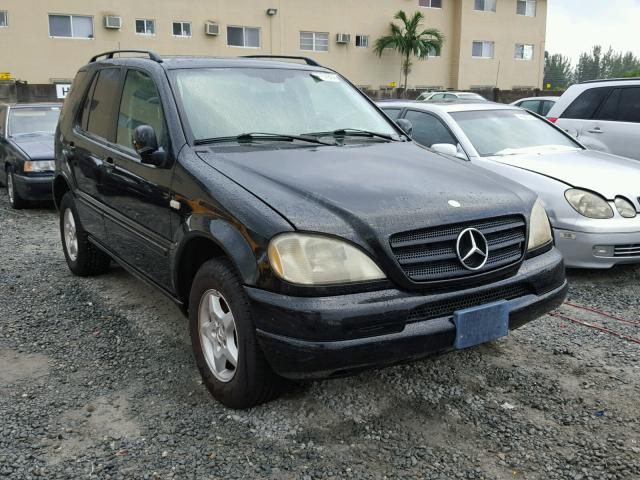 4JGAB54E61A257687 - 2001 MERCEDES-BENZ ML 320 BLACK photo 1