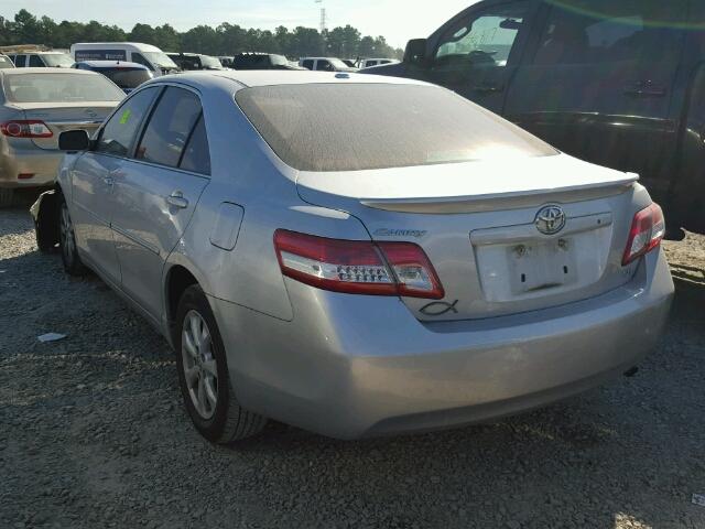 4T1BF3EK1BU628742 - 2011 TOYOTA CAMRY BASE GRAY photo 3