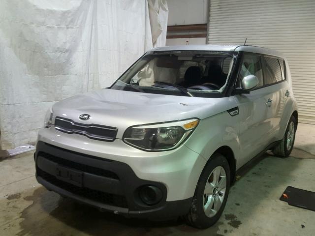 KNDJN2A27J7523204 - 2018 KIA SOUL SILVER photo 2