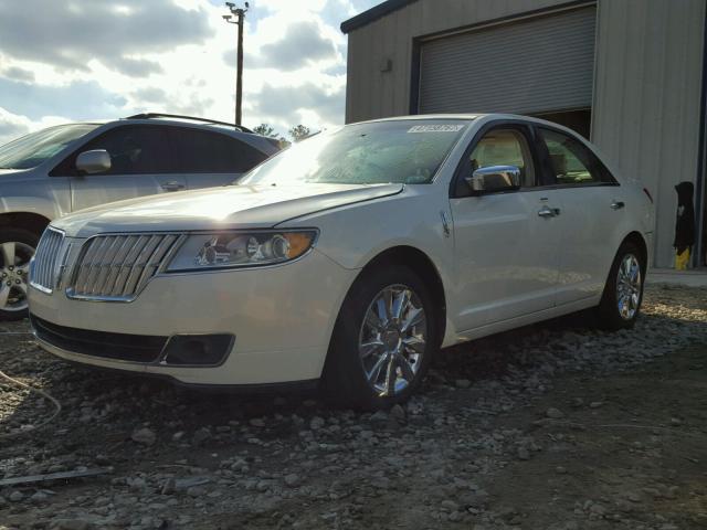 3LNHL2GC8CR830814 - 2012 LINCOLN MKZ WHITE photo 2