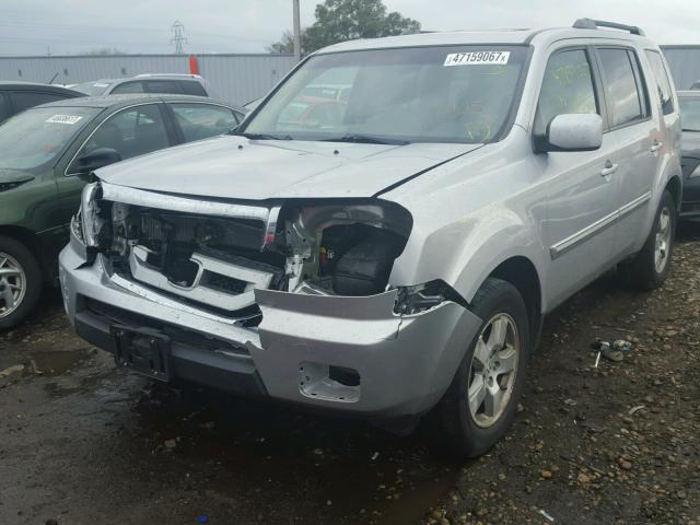 5FNYF4H51BB026846 - 2011 HONDA PILOT EXL SILVER photo 2