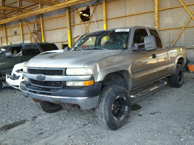 1GCHC29U01E222151 - 2001 CHEVROLET SILVERADO SILVER photo 2