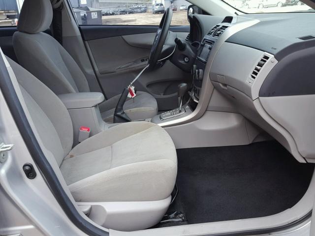 5YFBU4EE8DP114090 - 2013 TOYOTA COROLLA BA SILVER photo 5