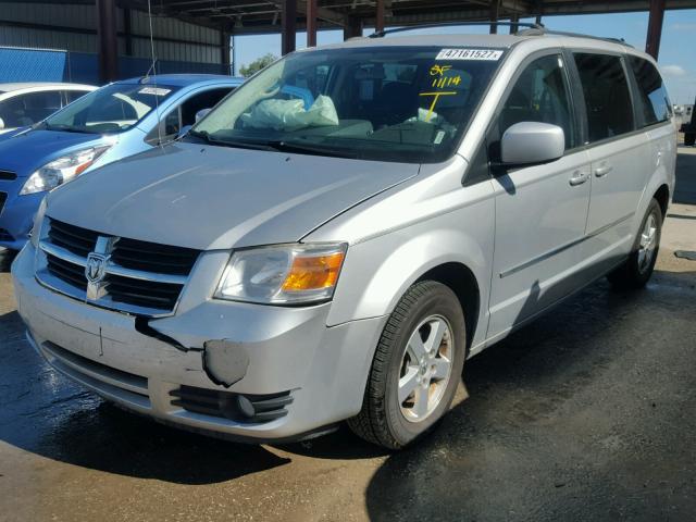 2D4RN5D10AR154744 - 2010 DODGE GRAND CARA SILVER photo 2