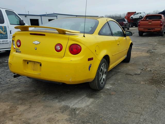 1G1AK12F657542992 - 2005 CHEVROLET COBALT YELLOW photo 4