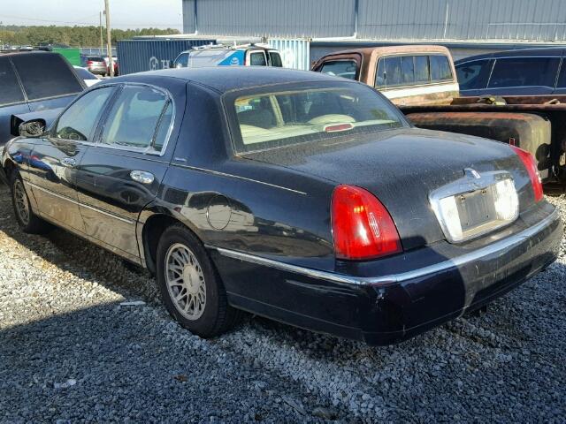 1LNHM82W62Y609049 - 2002 LINCOLN TOWN CAR S BLACK photo 3