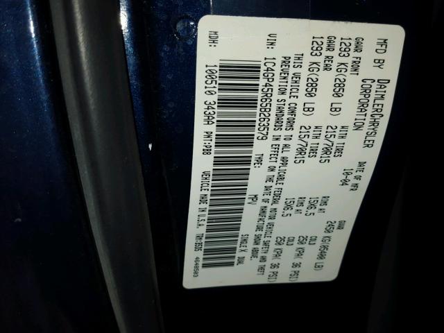 1C4GP45R65B263579 - 2005 CHRYSLER TOWN & COU BLUE photo 10