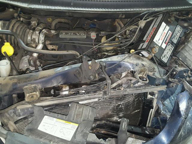 1C4GP45R65B263579 - 2005 CHRYSLER TOWN & COU BLUE photo 7