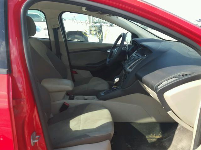 1FADP3F20EL145512 - 2014 FORD FOCUS SE RED photo 5