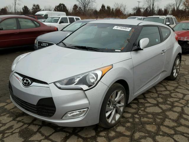 KMHTC6AD4HU307809 - 2017 HYUNDAI VELOSTER SILVER photo 2