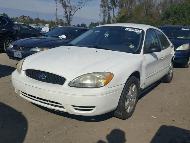 1FAFP53266A257429 - 2006 FORD TAURUS SE WHITE photo 2