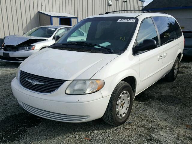 2C4GP44372R663662 - 2002 CHRYSLER TOWN & COU WHITE photo 2