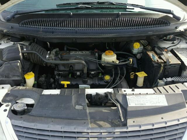 2C4GP44372R663662 - 2002 CHRYSLER TOWN & COU WHITE photo 7